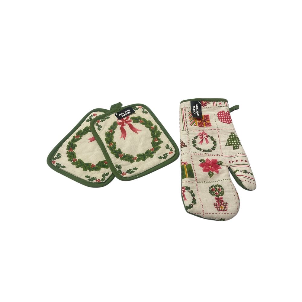 NWT Christmas Oven Mitt &‎ 2 Pack Pot Holder